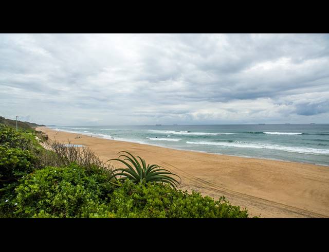 2 BEDROOM APARTMENT FOR SALE IN UMHLANGA CENTRAL